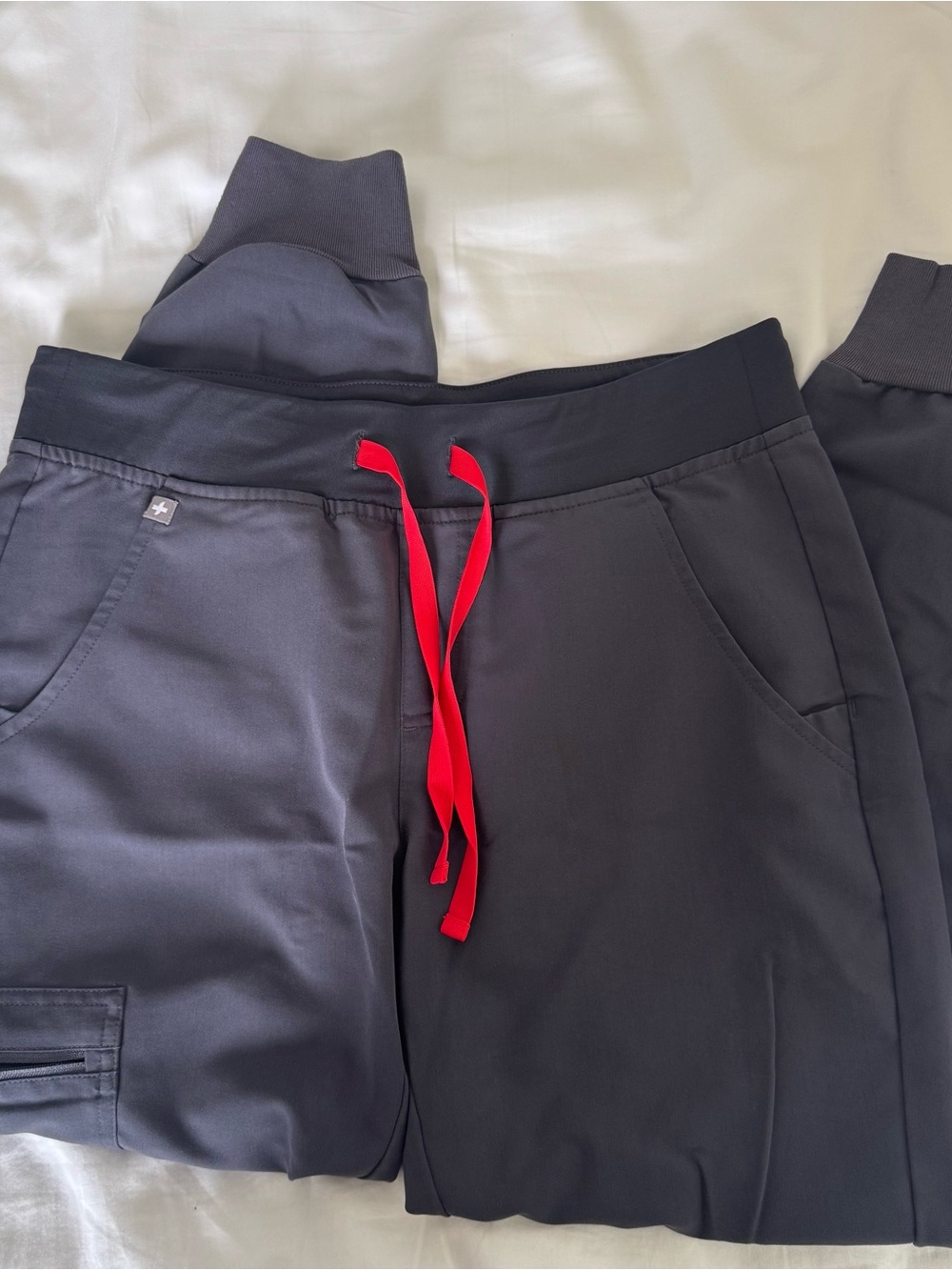 NWOT FIGS Zamora petite jogger - charcoal